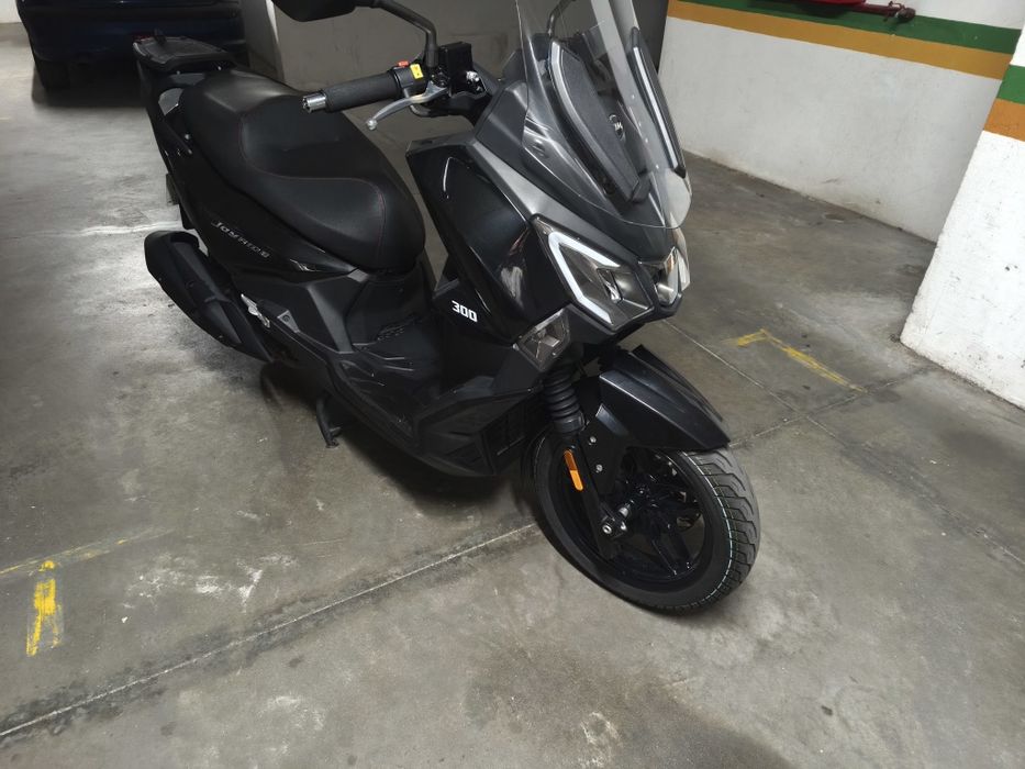 scooter SYM 300 CC.