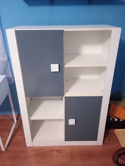 Szafka z siedmioma półkami biało-szara