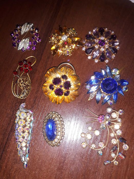 Брошка вінтажна, для колекції Чехословакія