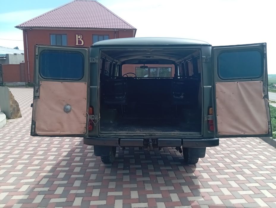 Продам УАЗ  2206 буханка