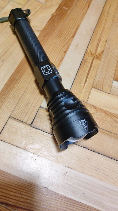 Надяскравий ліхтар XHP 90.3