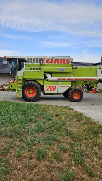 Kombajn Claas mega 208