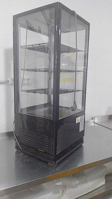 Шафа-вітрина холодильна REEDNEE RT78B black