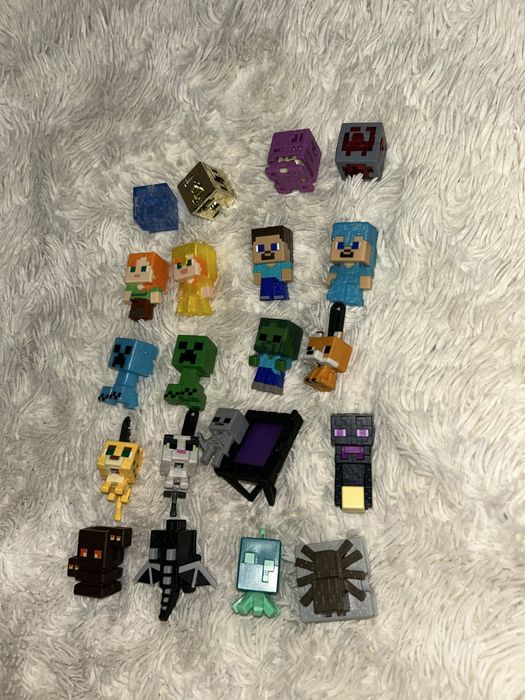 «Колекційні фігурки Minecraft Kinder Joy поштучно або сетом»