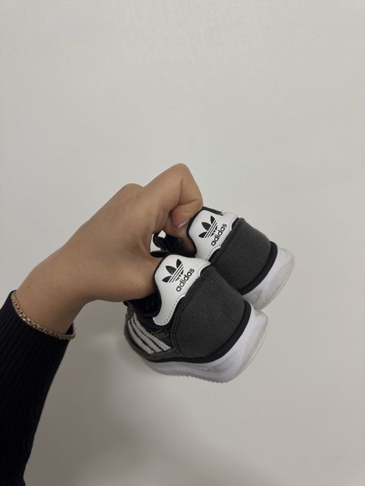 Нові дитячі кросівки 26 розмір  adidas sl72 elastic laces kids шкіряні літні дихаючі