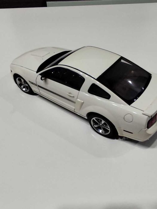 Ford mustang 5 gt/cs