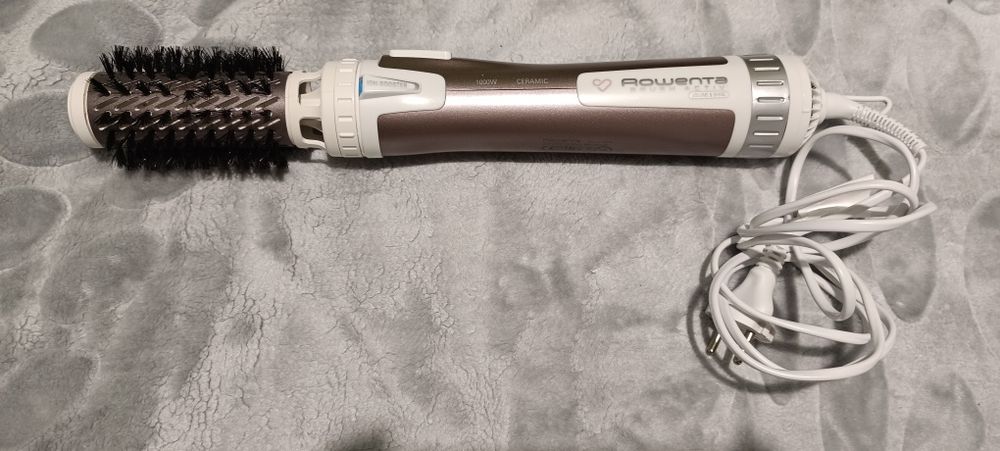 Escova de cabelo rowenta usada