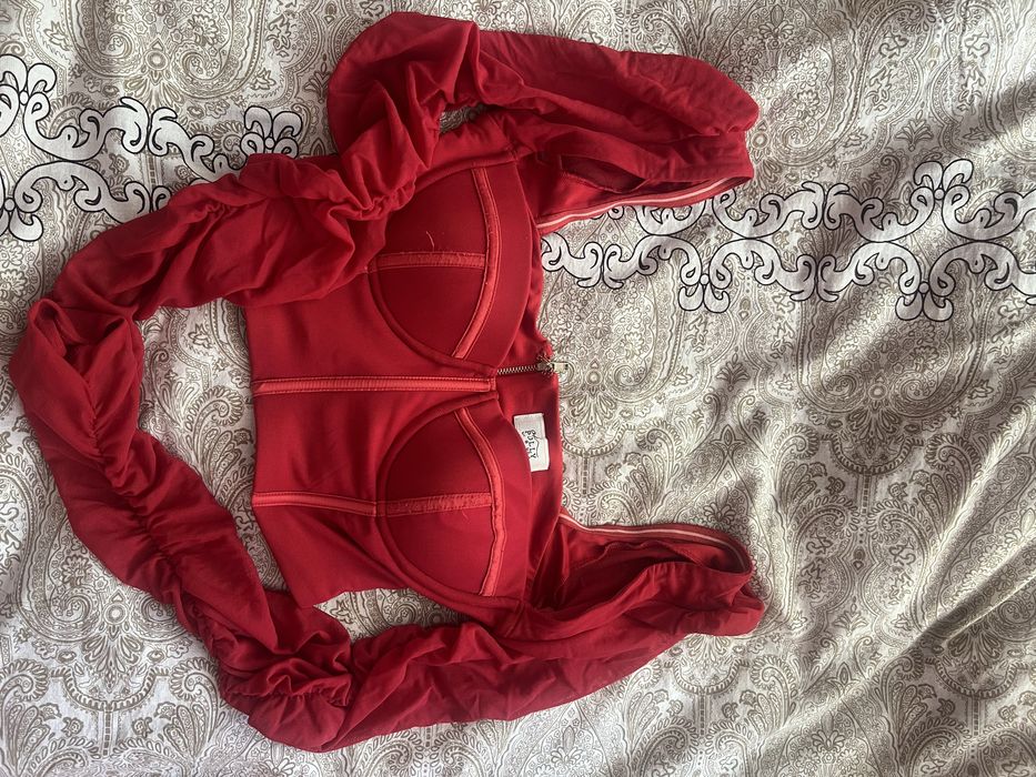 червоний топ від oh polly