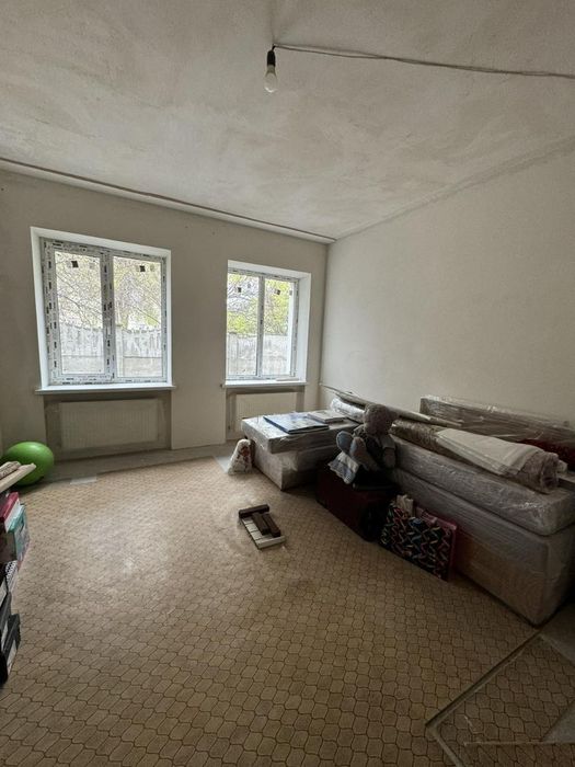 Продам полдома в районе завода Шевченко  со своим двором