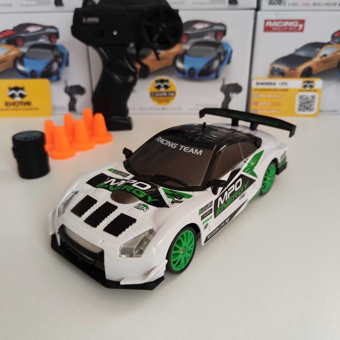 Дрифт машинка на радіокеруванні Nissan GT-R 4WD RC Car для дрифту 1:24