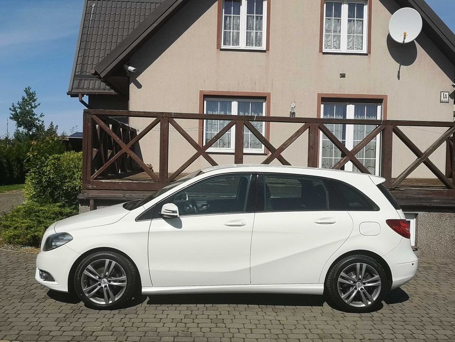 Mercedes B 180 1.6 Edition NAVI 2012_122KM