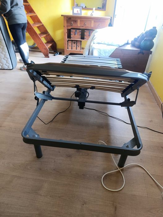 Cama articulada em excelente estado