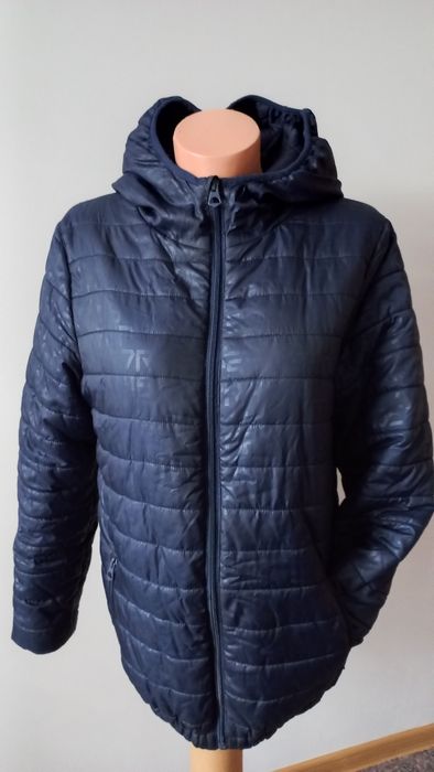 M pikowana kurtka z  kapturem/ wzór litery - unisex