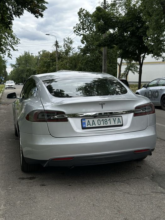 Tesla Model S  75 ( Тесла )