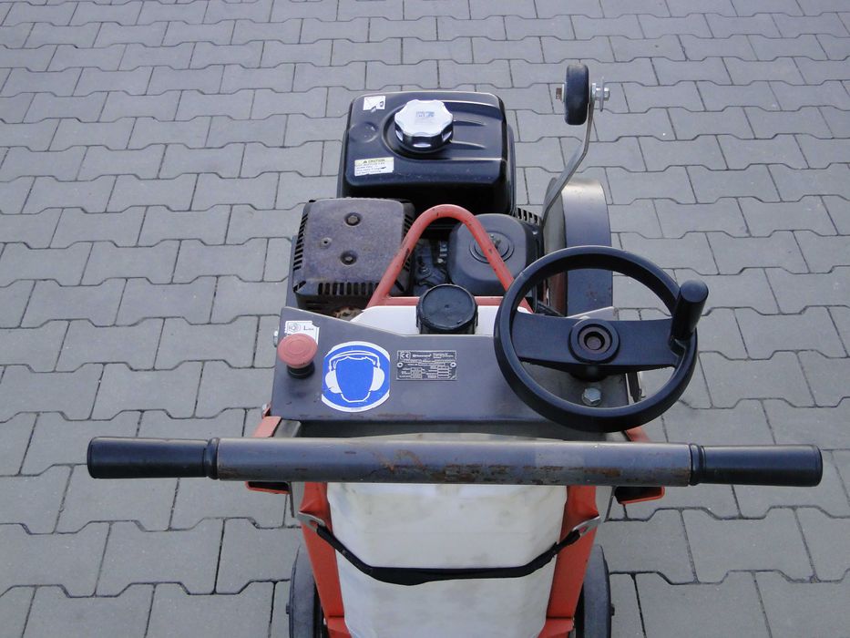 Przecinarka spalinowa piła jezdna drogowa HUSQVARNA FS 400 LV Honda