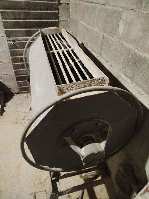 Кормозмішувач.