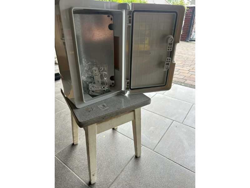 Rozdzielnia elektryczna budowlana skrzynka obudowa NOWA 300x200x130 IP65