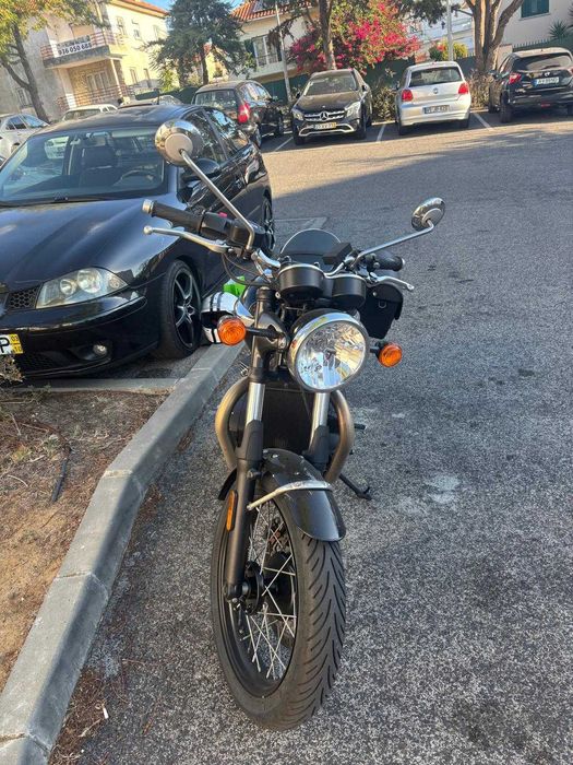 Triumph Boneville T100 quase nova
