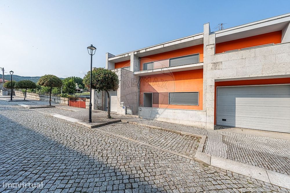 Moradia T4 para venda