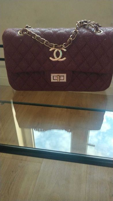 Bolças novas de estoque