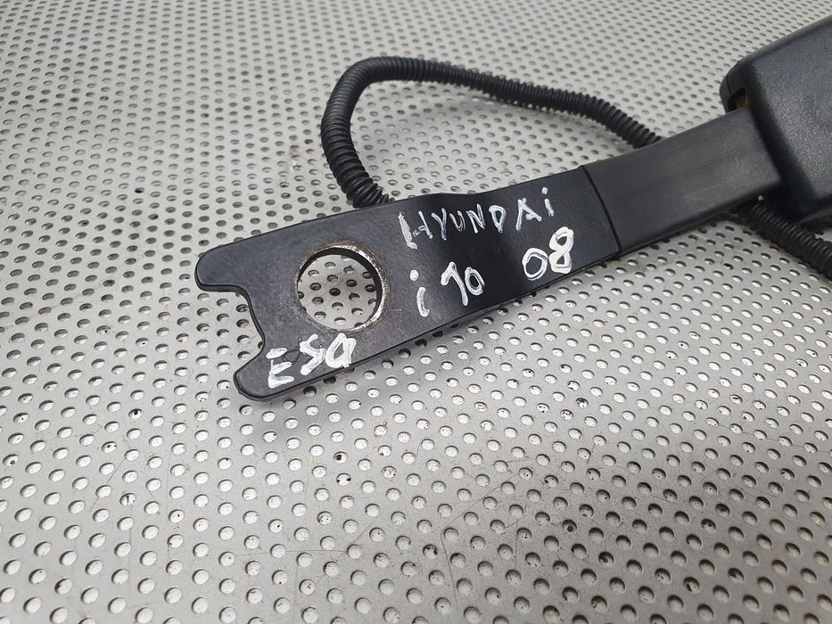 Encaixe de cinto frente esquerdo HYUNDAI i10 (PA)