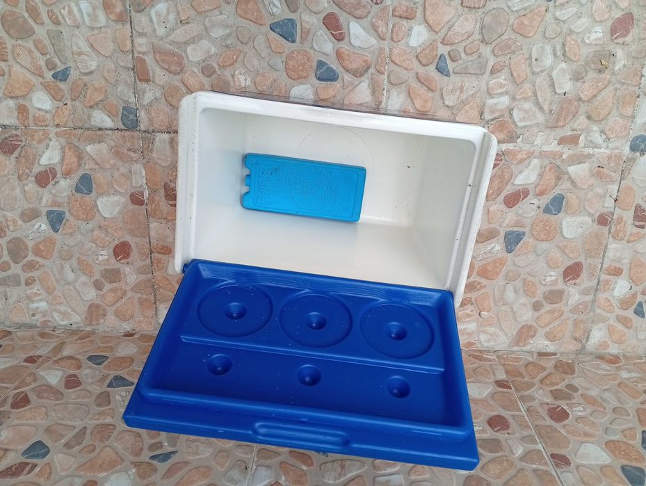 Geleira rígida / Mala Térmica com 7 Litros