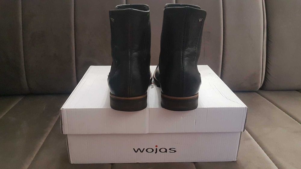 Czarne skórzane botki sztyblety Wojas