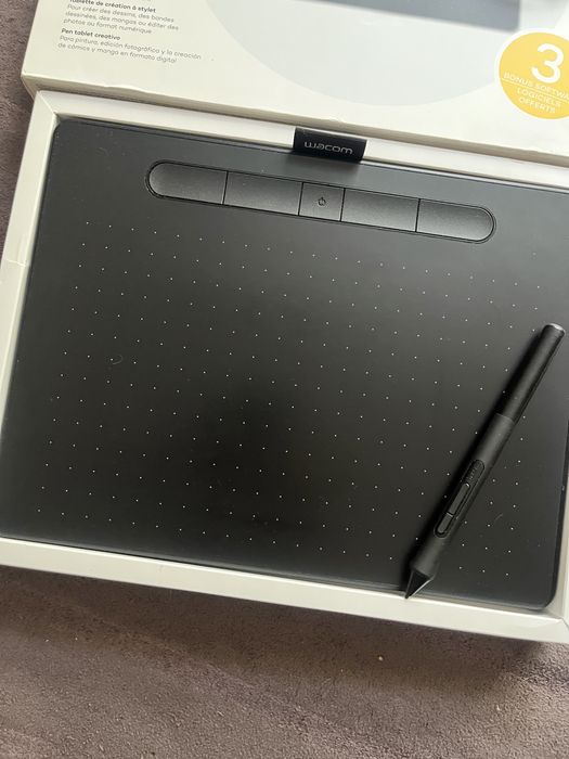 Графічний планшет Wacom Intuos M Bluetooth Black