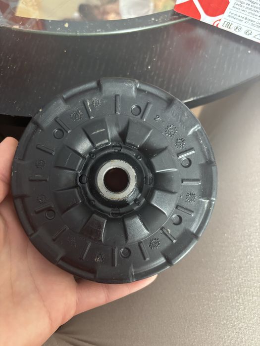 Poduszka amortyzatora przód opel insignia