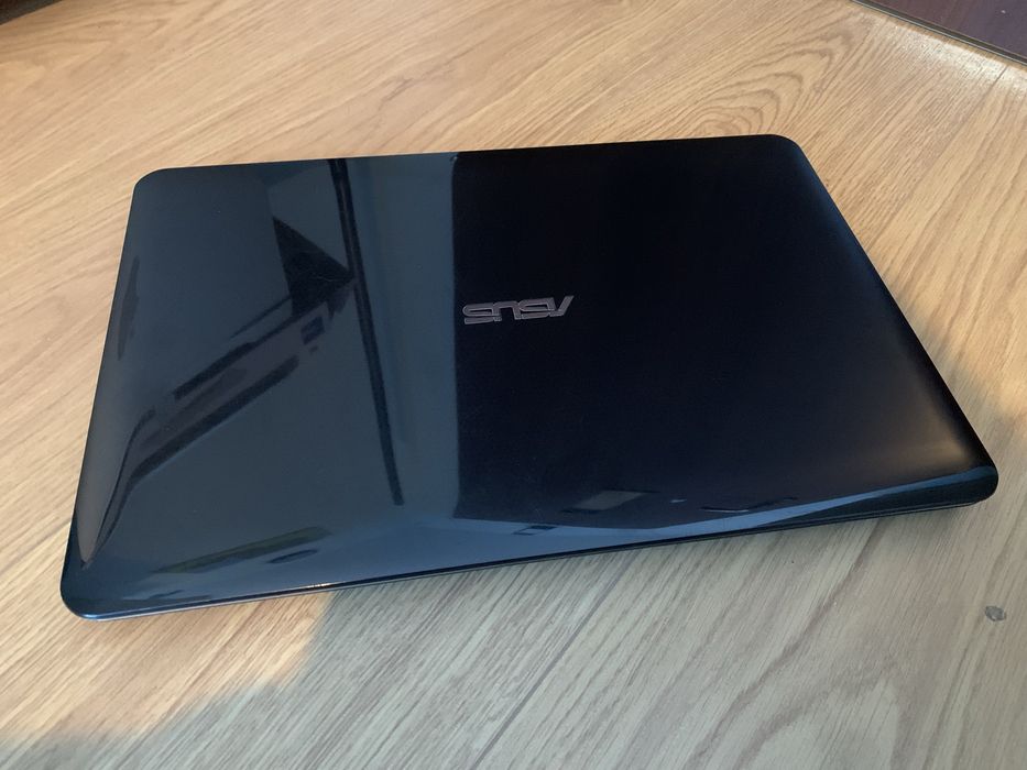 Laptop ASUS R556L