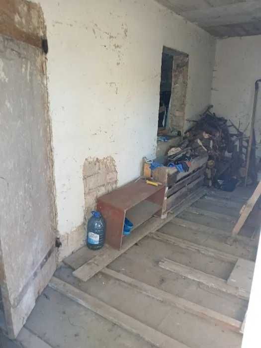 Продається дачний будинок з земельною ділянкою по вул.Івасюка!