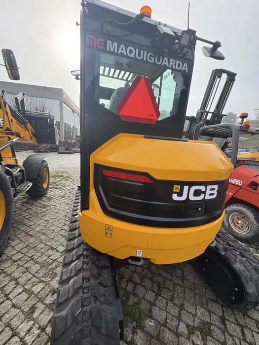 Mini-escavadora JCB 50z c/ 20horas