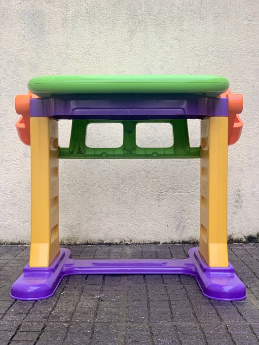 Mesa de atividades/Quadro giz, criança