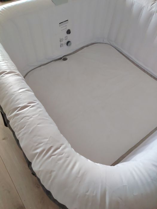 Nadmuchiwane jacuzzi, 185 x 185 cm, 910 litrów, do 6 osób, szary