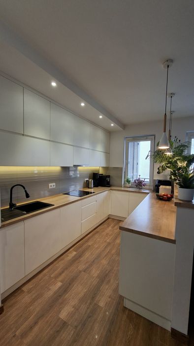 3 pokoje | 56,22 m² | Jana Kazimierza | klimatyzacja | loggia | komórka | miejsce postojowe