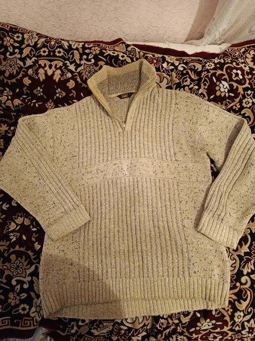 Продам мужской тёплый свитер на зиму б/у размер 52