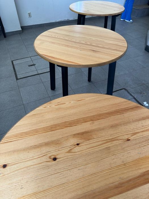 Tables and Chairs64309657280385124