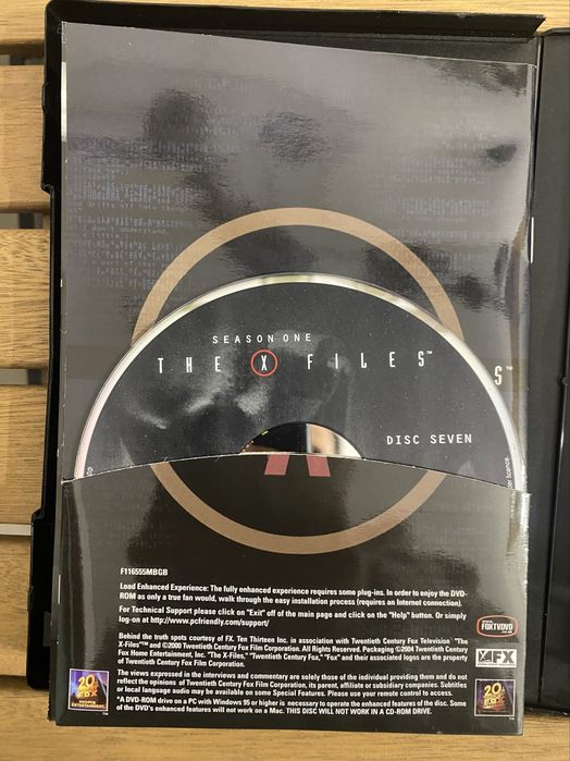 Vendo DVD origibal da Primeira Temporada de X-Files/Ficheiros Secretos