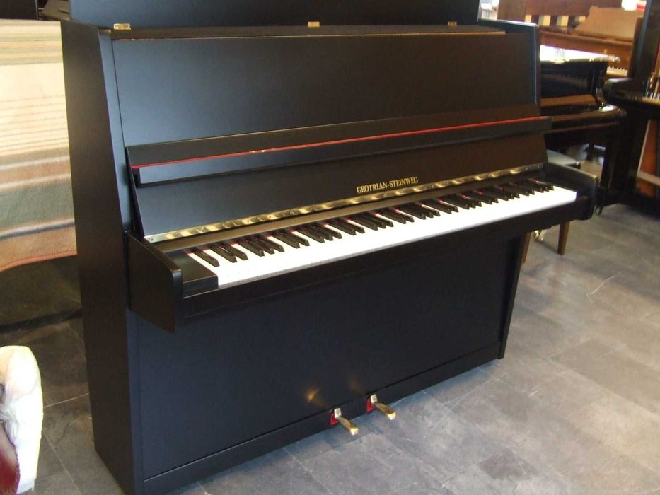 Pianino Grotrian Steinweg mod 120, czarne z 1977 r.