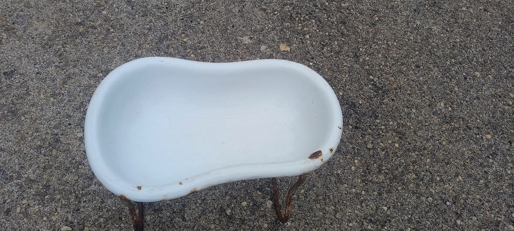 Bidé antigo em bom estado