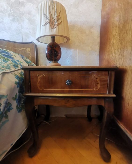 2 szafki nocne, lite drewno gięte, połysk, wzór,,do komletu, stan. b.