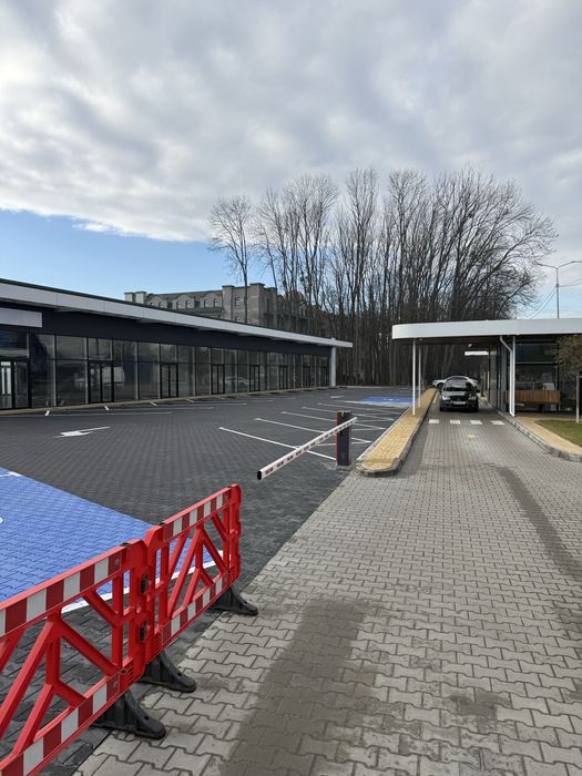 Продам комерційні приміщення. Світло є завжди !