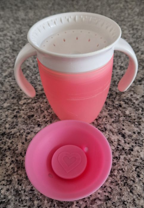 Copo Munchkin 360 com pegas (207ml)