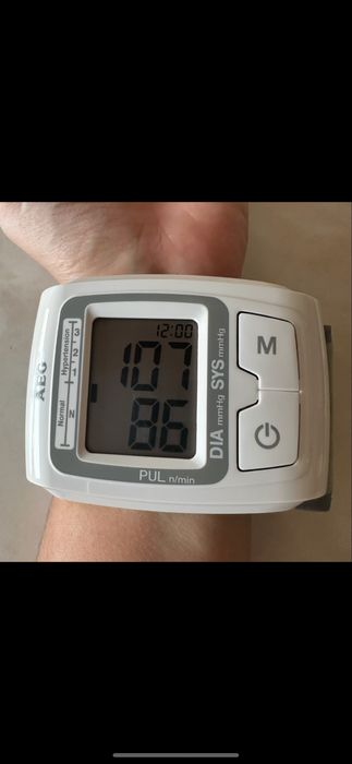 Medidor de Tensão arterial de pulso AEG