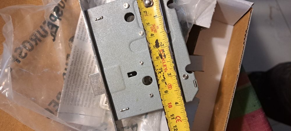 Zamki do drzwi z klamkami