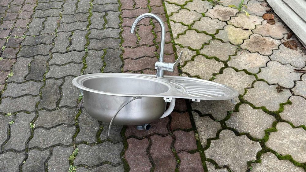 Zlewozmywak jednokomorowy  z baterią