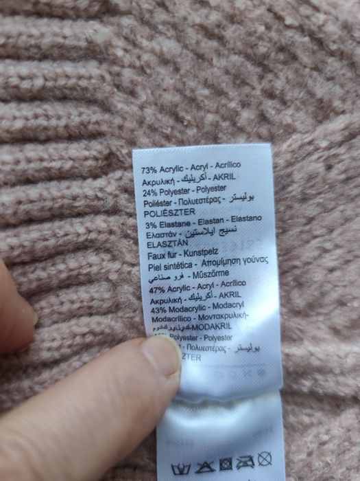 Теплая зимняя шапочка