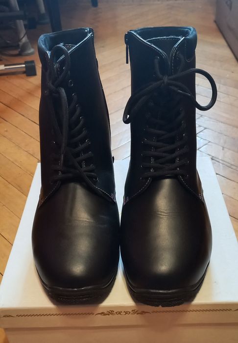 Ботинки кожа(новые) женск.40р.широкие