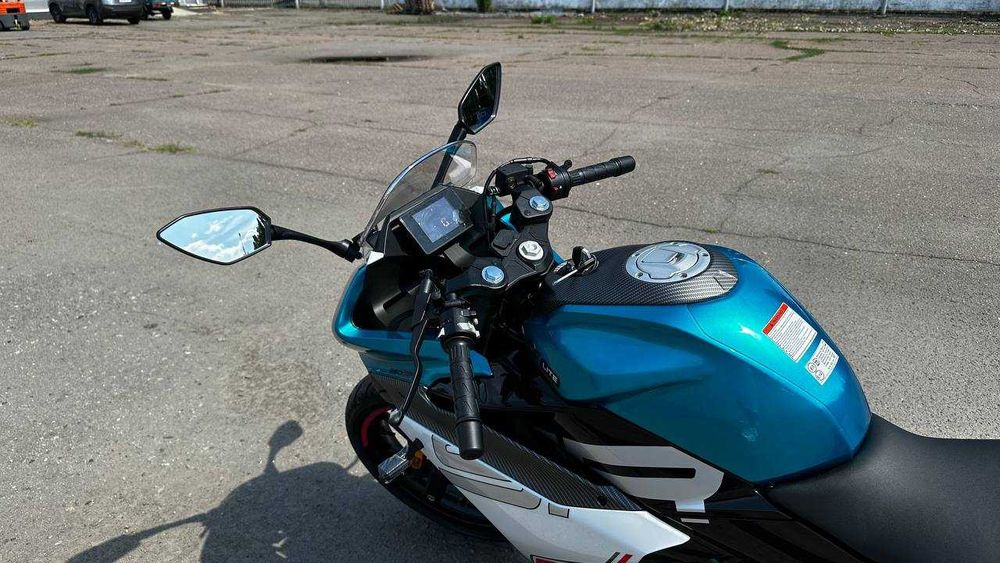 Мотоцикл CFMOTO 250SR LITE
