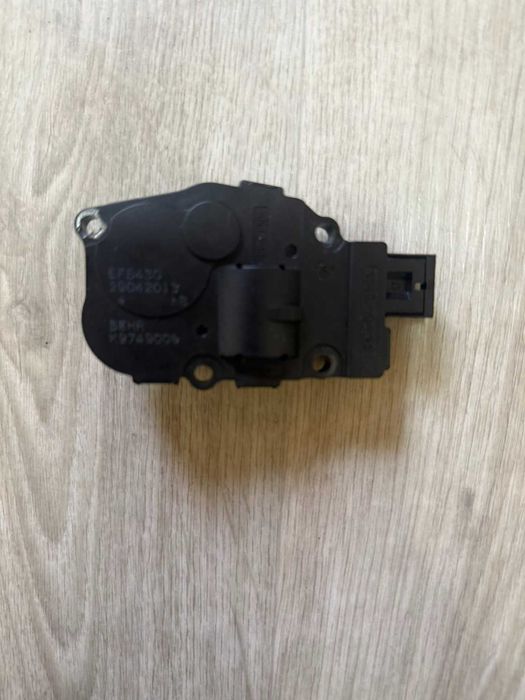 Мотор моторчик заслонки рециркуляции воздуха Audi Q5 8R A4 B8 A5 8T кю